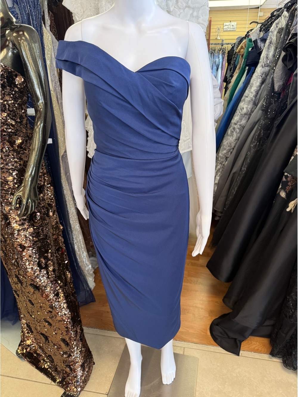 Nicoletta Indigo Navy Off-Shoulder Soft Suiting Midi Dress Size US 6